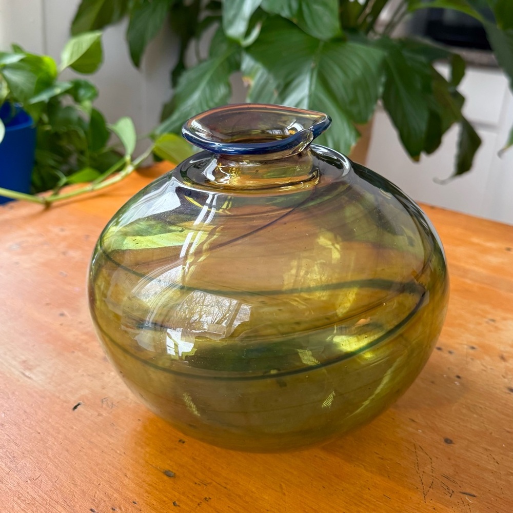 Vintage Art Glass Peter (Paedra) Bramhall Orb Vase Sculpture Iridescent Green